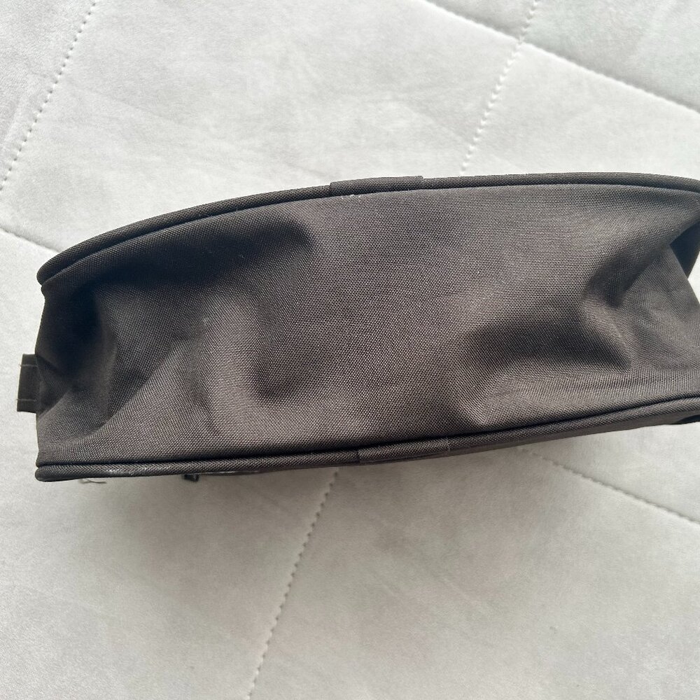 Everyman Jack Toiletry Bag - Picture 3 of 4